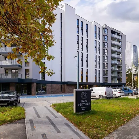 Comfortable With Parking & Balcony Ideal For Families By Nolcegi Renters * Катовице