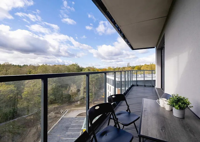 アパート Comfortable With Parking & Balcony Ideal For Families By Nolcegi Renters カトヴィツェ