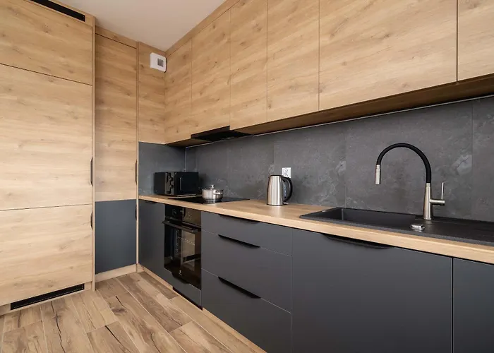 Апартаменты Comfortable With Parking & Balcony Ideal For Families By Nolcegi Renters